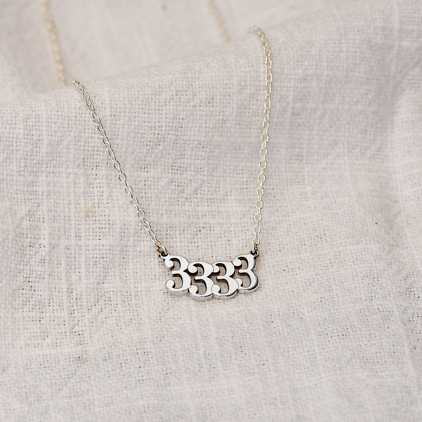 Personalisierte Sterlingsilber Engelszahl Halskette