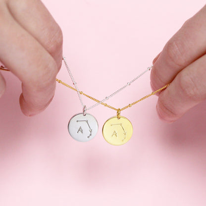 Personalisierte Halskette aus Sterlingsilber mit Sternzeichen und Initialen