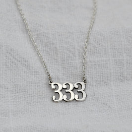 Personalisierte Sterlingsilber Engelszahl Halskette