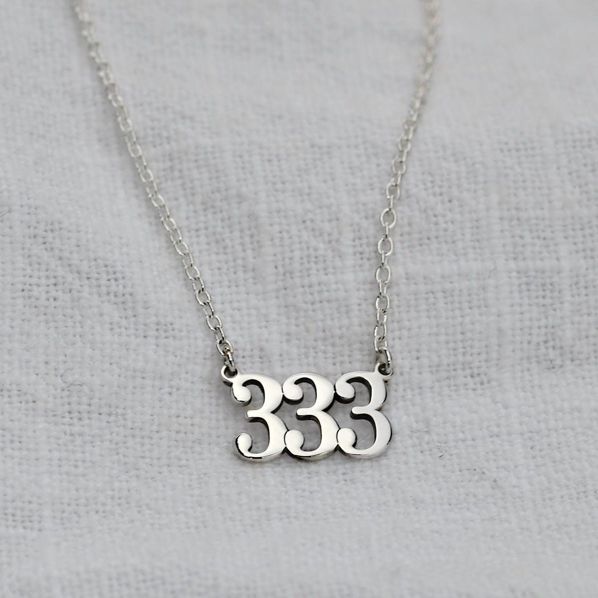 Personalisierte Sterlingsilber Engelszahl Halskette