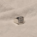 Personalisierter eckiger Sterlingsilber-Siegelring mit Initiale im Starburst-Design, Größe M - Z+1